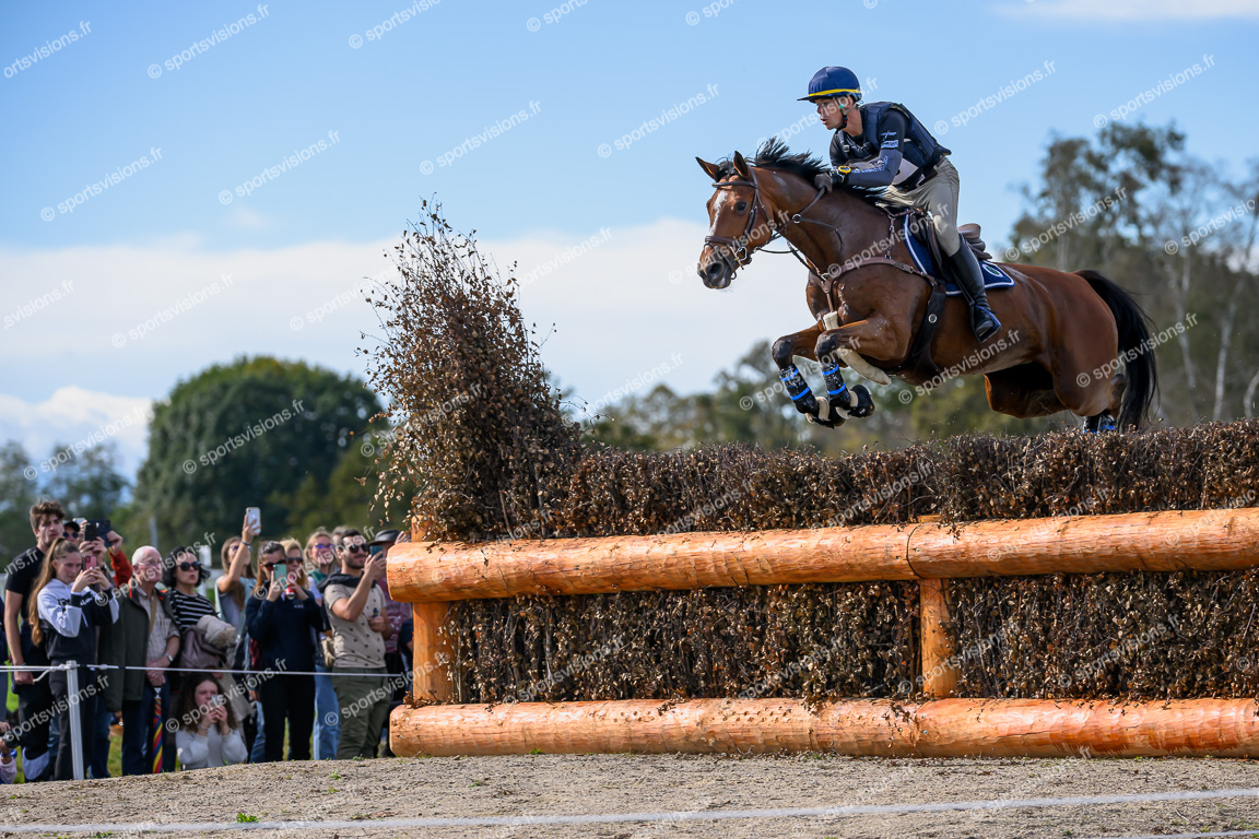 Camille LEJEUNE (505) Horse : DAME DECOEUR TARDONNE (FRA)