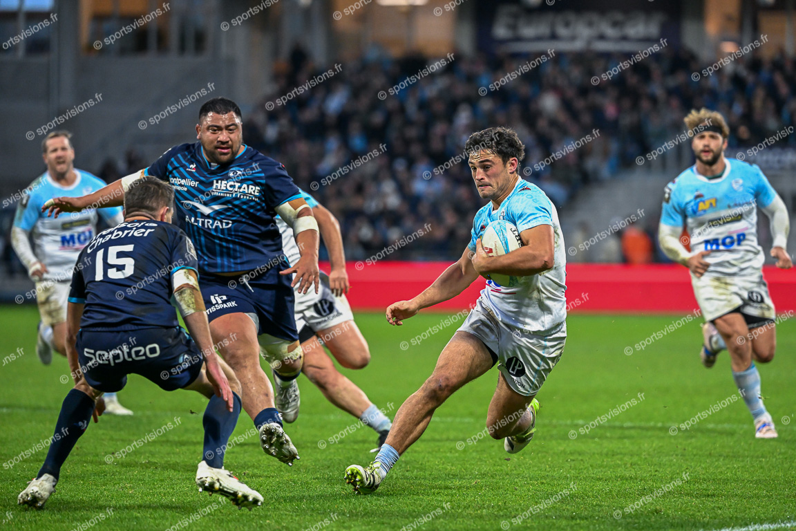 Guillaume MARTOCQ (13) Aviron Bayonnais Rugby Pro with ball - Titi LAMOSITELE (3) MHR