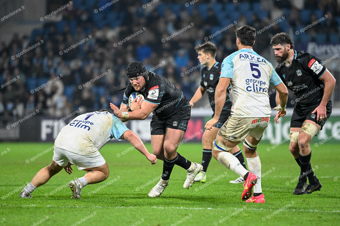 Zander FAGERSON (3) Glasgow Warriors(GB-SCT)  with ball - Gregory PETERSON (4) Glasgow Warriors (GB-SCT)