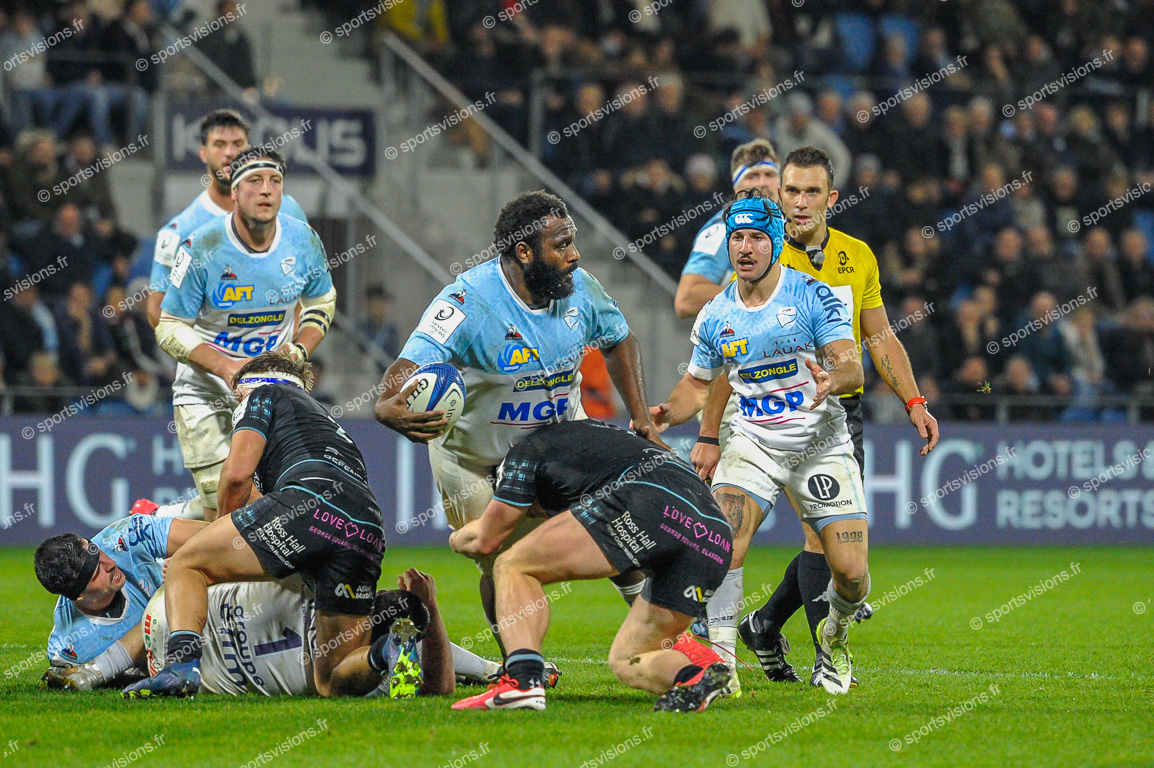 Luke TAGI (3) Aviron Bayonnais Rugby Pro with ball - Gela APRASIDZE (9) Aviron Bayonnais Rugby Pro - Adam LEAL (Refere)(GB)